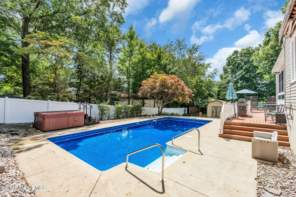 632 Meadow Run Brick, NJ 08724
