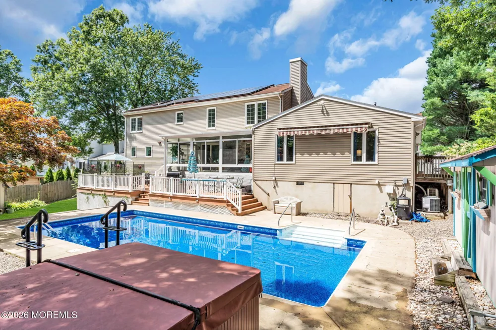 632 Meadow Run Brick, NJ 08724