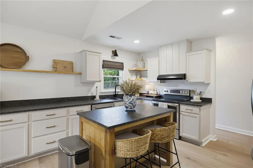 1705 Calvary View Lane Clemmons, NC 27012