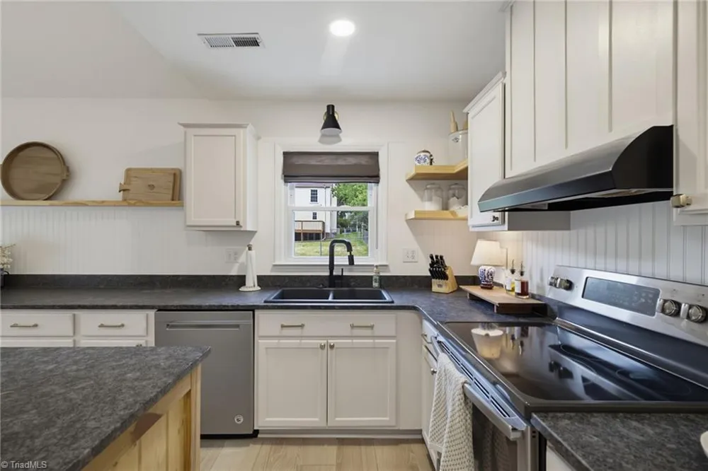 1705 Calvary View Lane Clemmons, NC 27012
