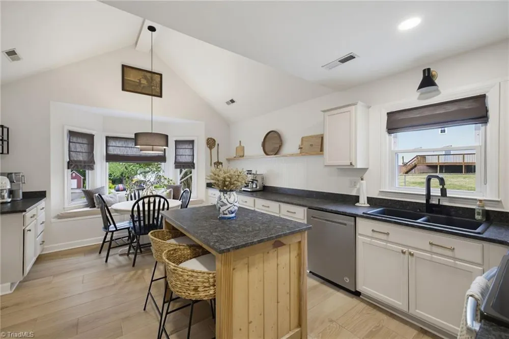 1705 Calvary View Lane Clemmons, NC 27012