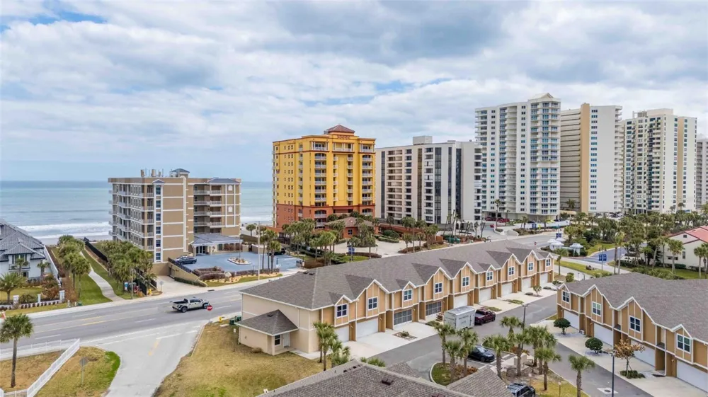 108 OCEANS CIRCLE Daytona Beach, FL 32118