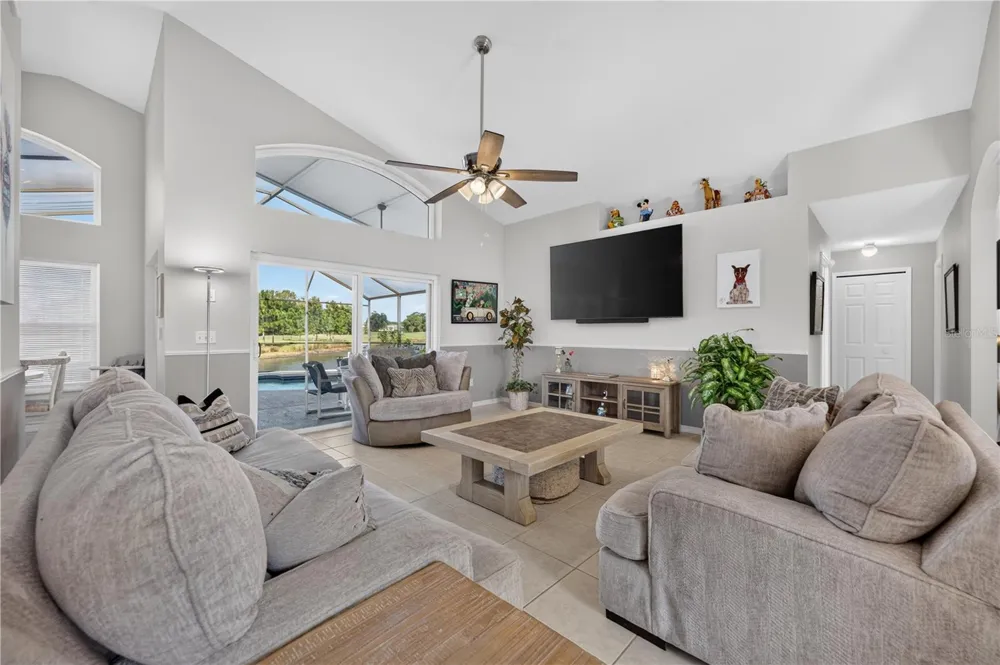 213 SPANISH MOSS ROAD Davenport, FL 33837