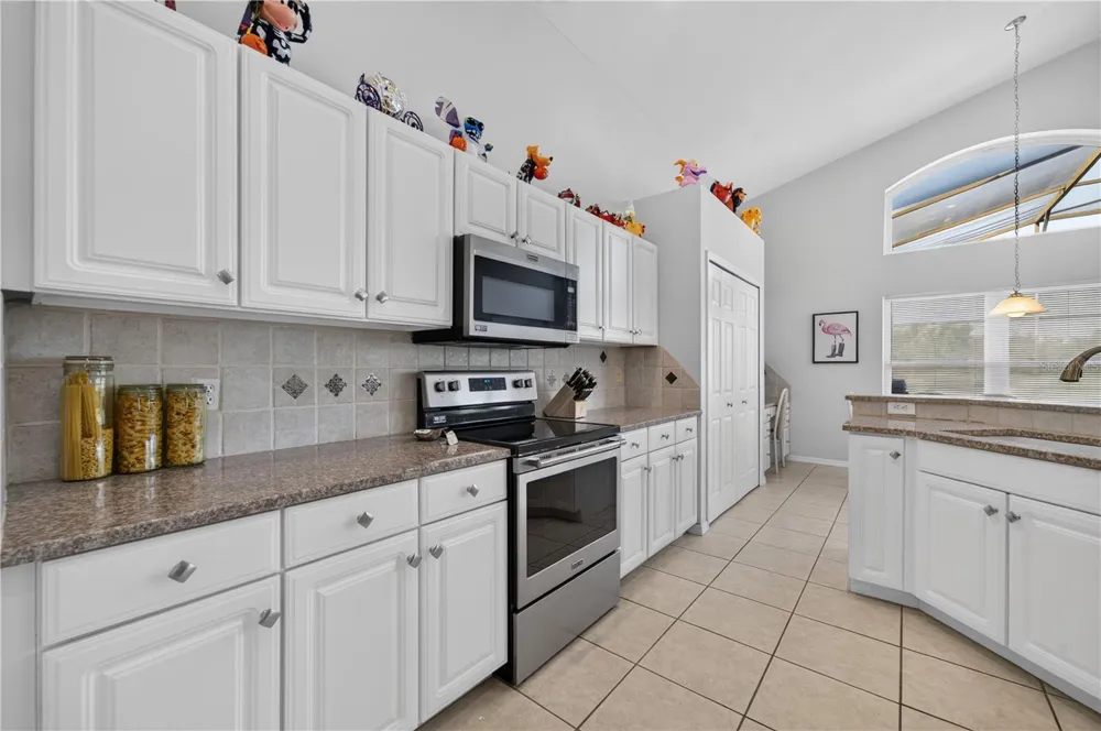 213 SPANISH MOSS ROAD Davenport, FL 33837