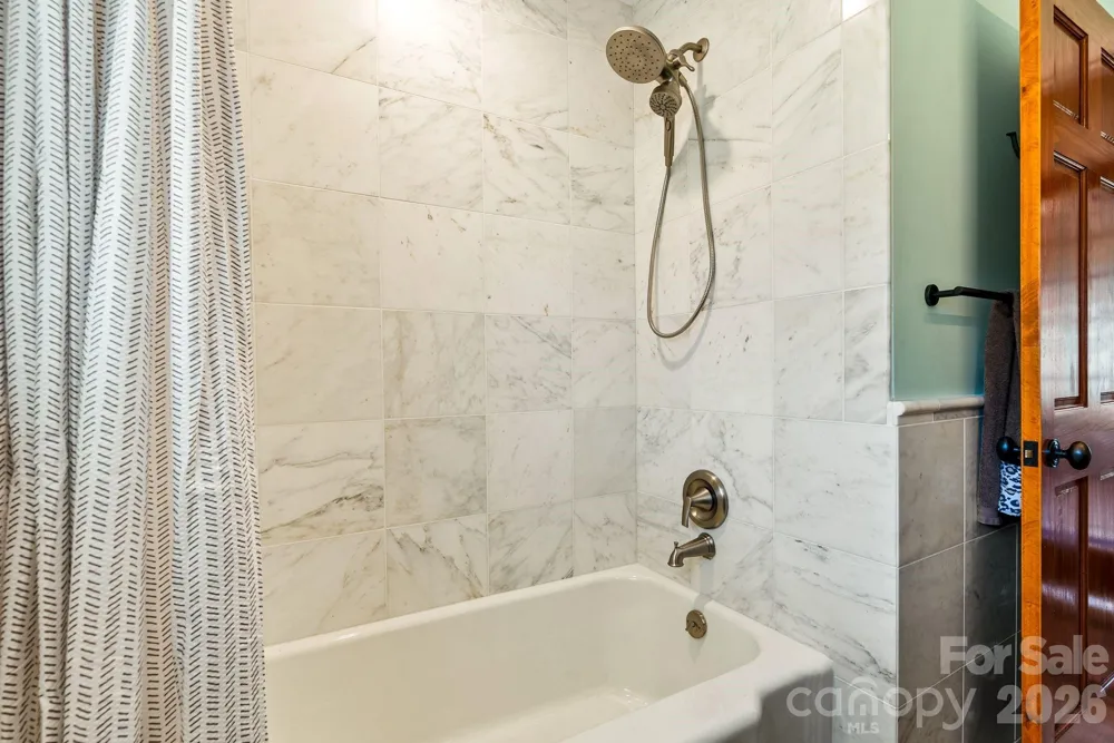 2 Bevlyn Drive Asheville, NC 28803
