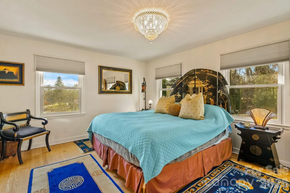 2 Bevlyn Drive Asheville, NC 28803