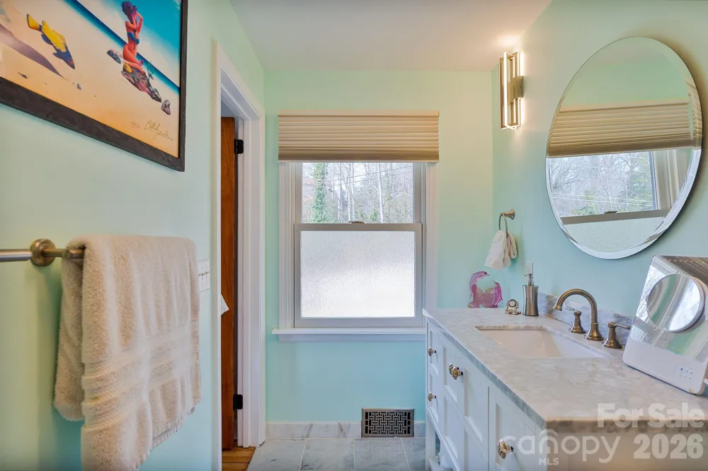 2 Bevlyn Drive Asheville, NC 28803