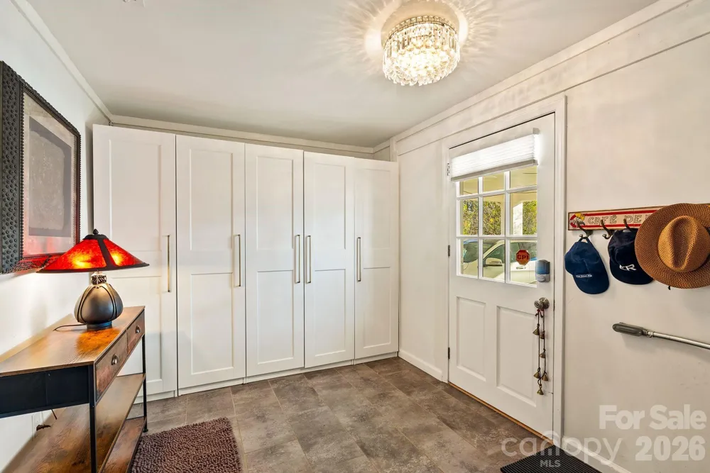 2 Bevlyn Drive Asheville, NC 28803
