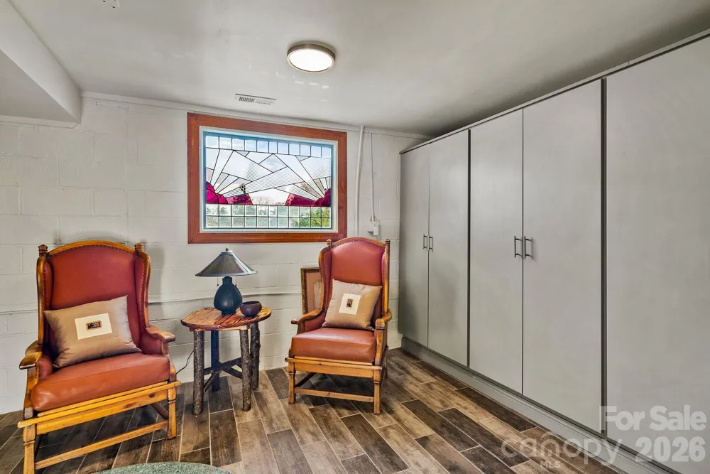 2 Bevlyn Drive Asheville, NC 28803