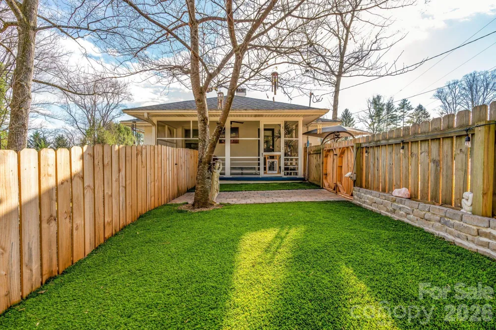 2 Bevlyn Drive Asheville, NC 28803