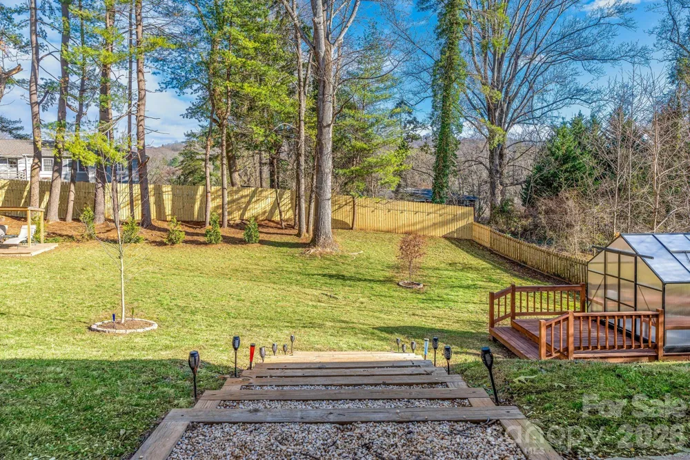 2 Bevlyn Drive Asheville, NC 28803