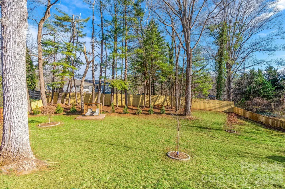 2 Bevlyn Drive Asheville, NC 28803