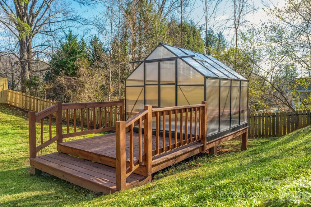 2 Bevlyn Drive Asheville, NC 28803