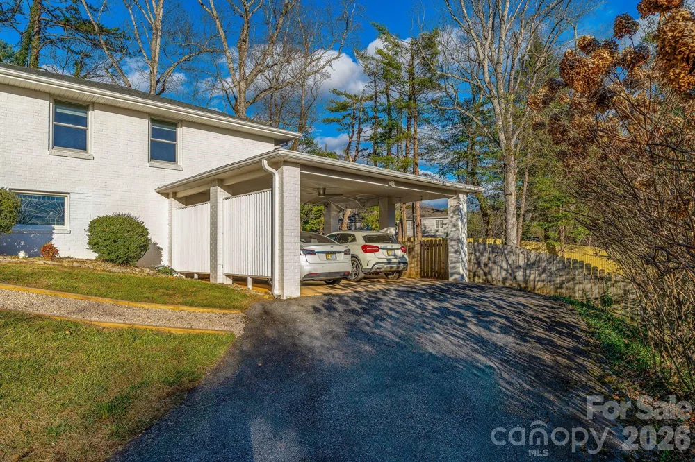 2 Bevlyn Drive Asheville, NC 28803