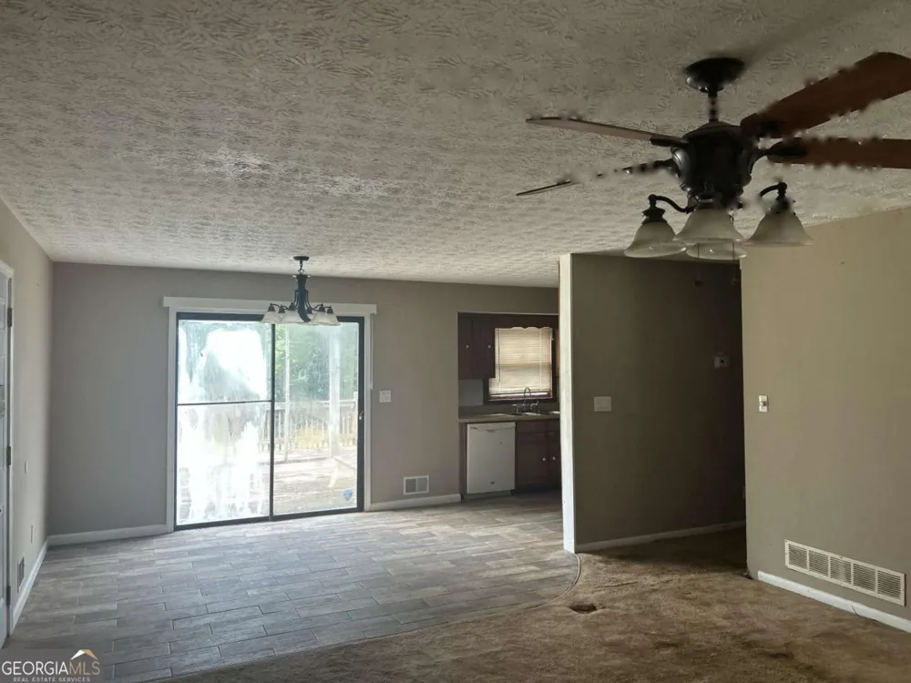 667 King RD Stone Mountain, GA 30088