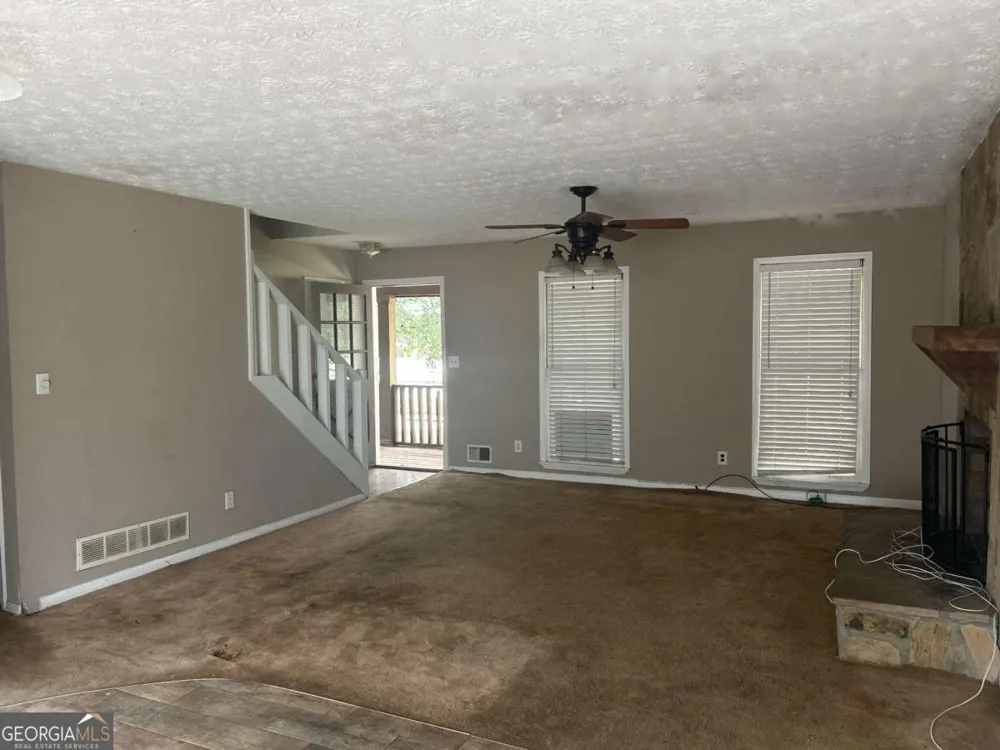 667 King RD Stone Mountain, GA 30088