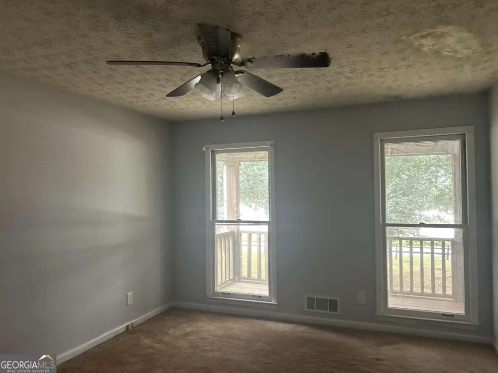 667 King RD Stone Mountain, GA 30088