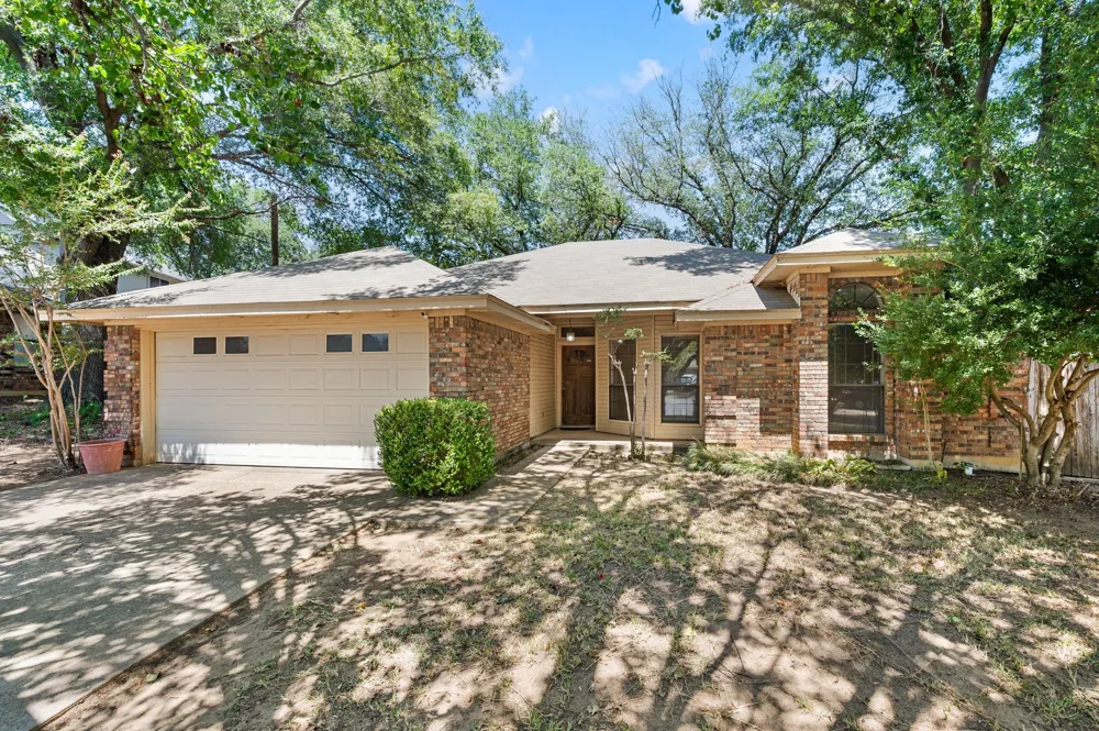5811 Terra Drive Arlington, TX 76017