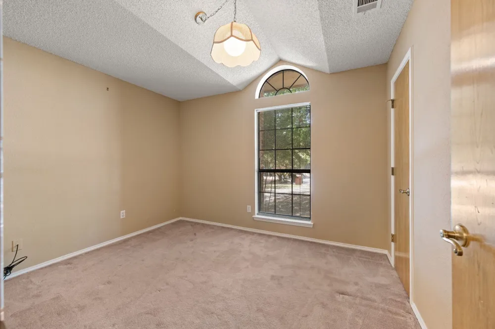 5811 Terra Drive Arlington, TX 76017