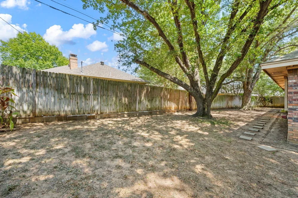 5811 Terra Drive Arlington, TX 76017