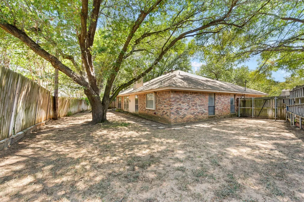 5811 Terra Drive Arlington, TX 76017