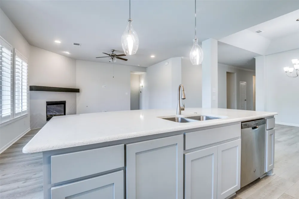 1407 Lone Eagle Way Arlington, TX 76005