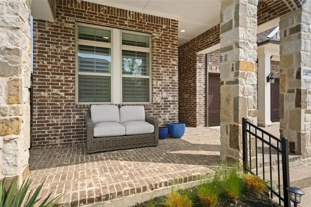 1407 Lone Eagle Way Arlington, TX 76005