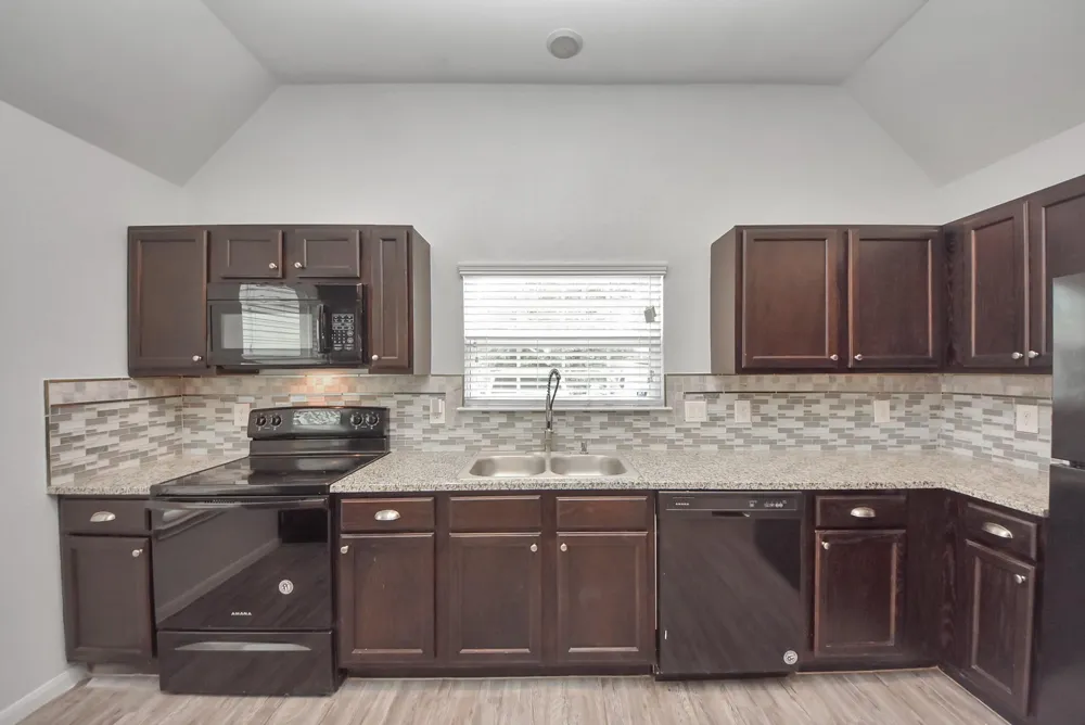 16692 E Ivanhoe Street Montgomery, TX 77316