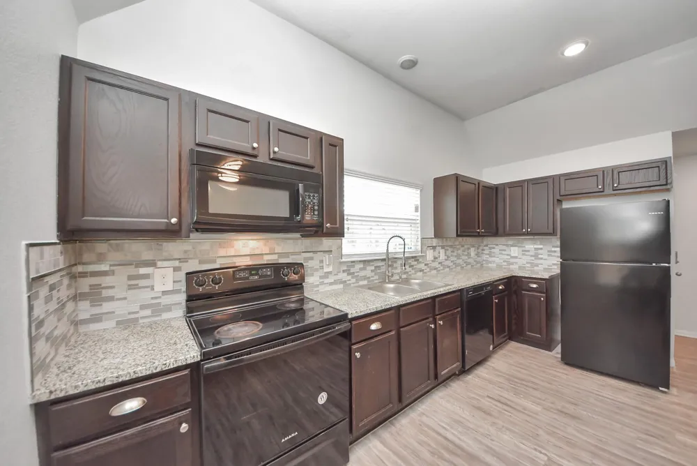 16692 E Ivanhoe Street Montgomery, TX 77316