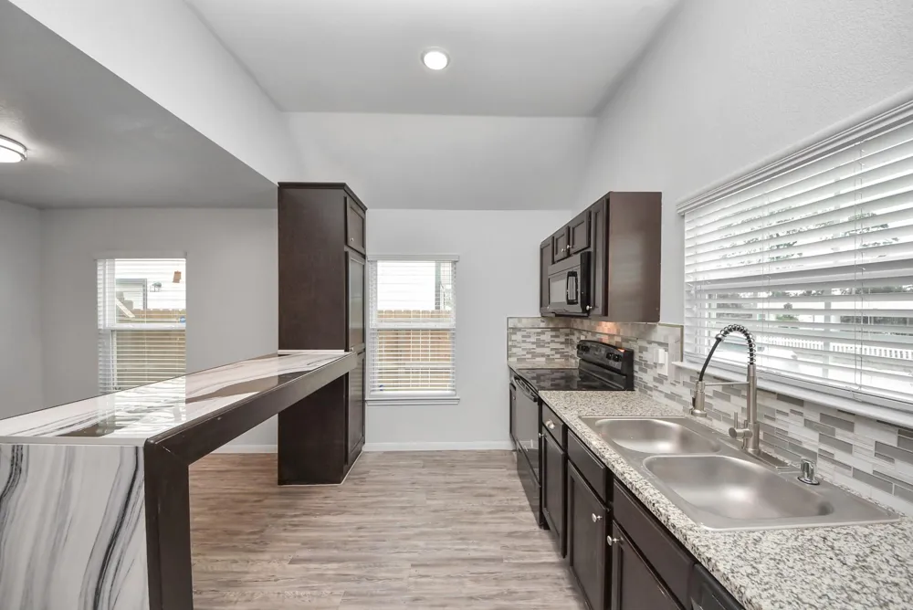 16692 E Ivanhoe Street Montgomery, TX 77316