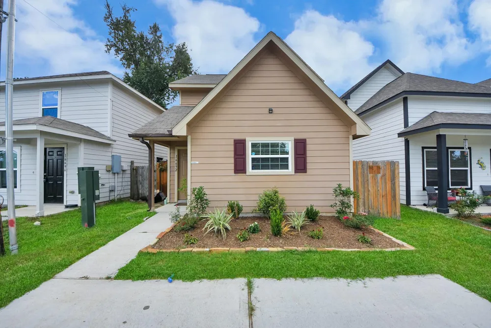 16692 E Ivanhoe Street Montgomery, TX 77316