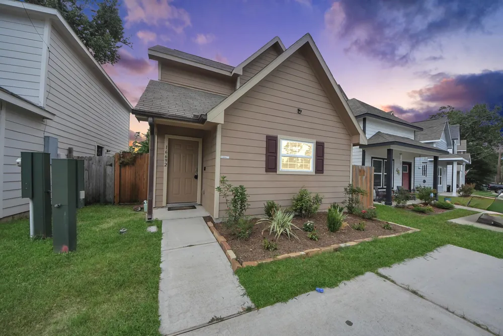 16692 E Ivanhoe Street Montgomery, TX 77316