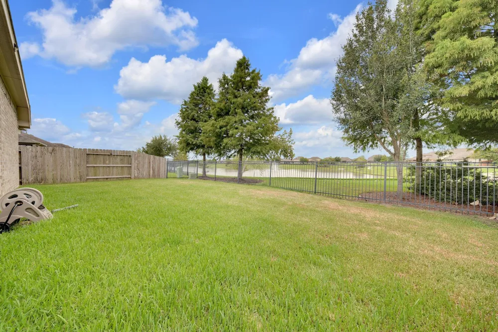 5002 Naples Grove Lane Rosharon, TX 77583