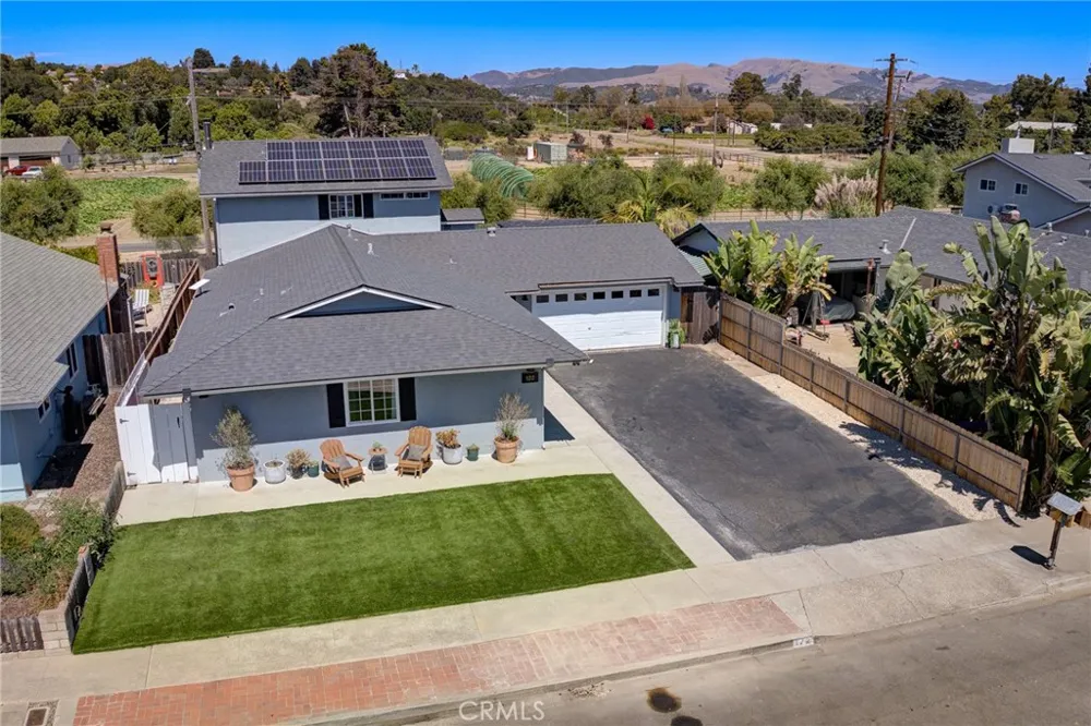 122 Pearwood Arroyo Grande, CA 93420