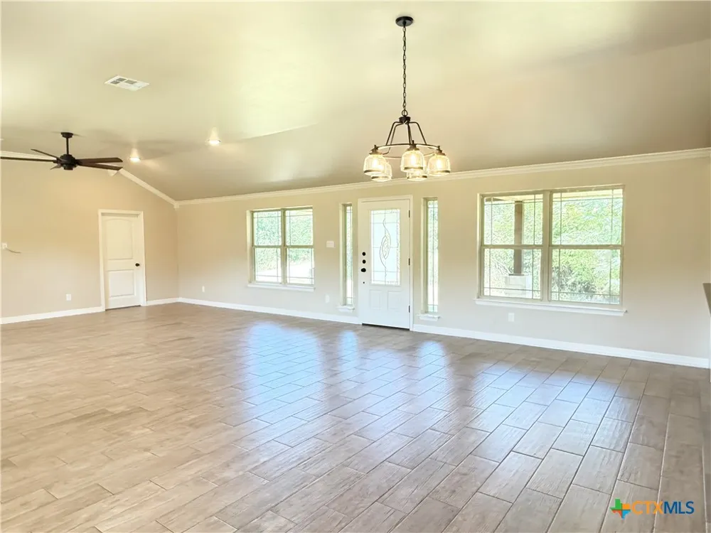 160 County Road 4745 Kempner, TX 76539