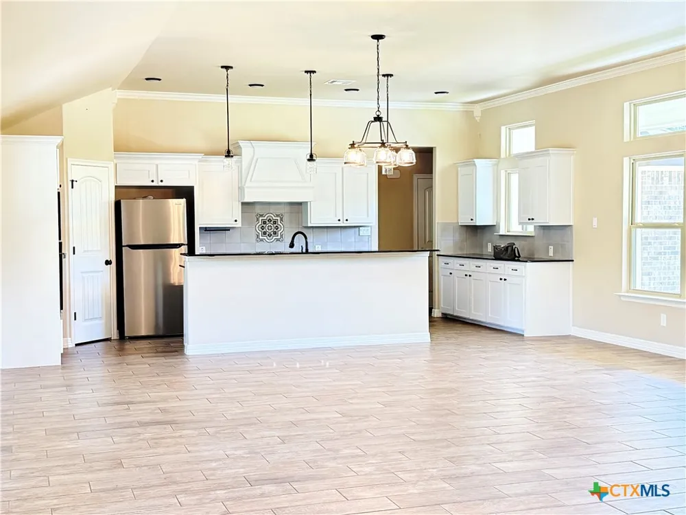 160 County Road 4745 Kempner, TX 76539