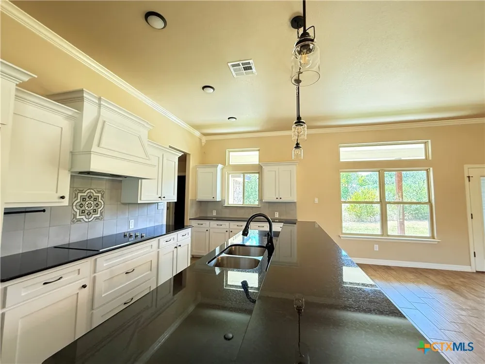 160 County Road 4745 Kempner, TX 76539
