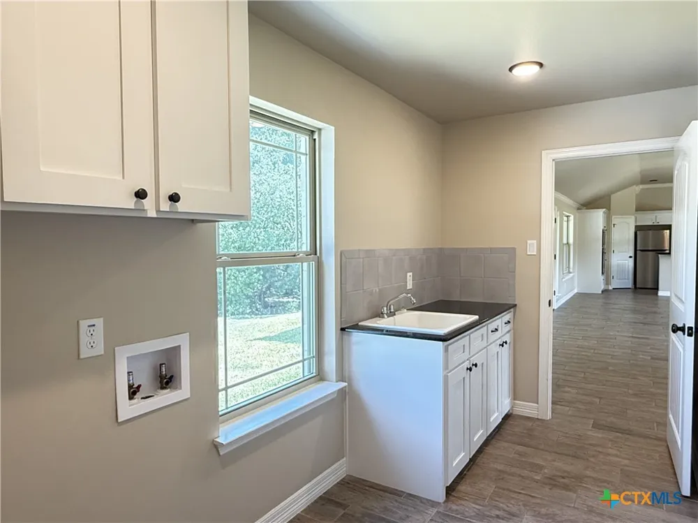 160 County Road 4745 Kempner, TX 76539