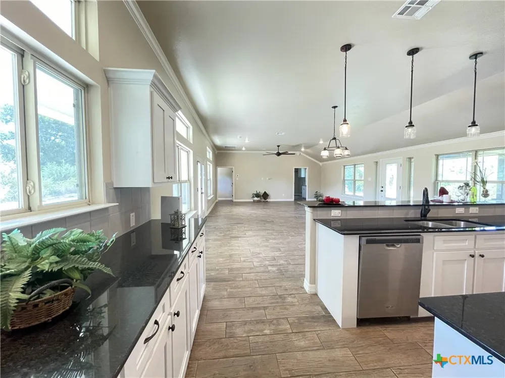 160 County Road 4745 Kempner, TX 76539