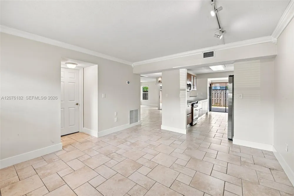 6820 SW 128th Ct #6820 Miami, FL 33183