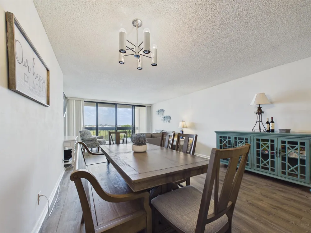 2400 PRESIDENTIAL WAY #704 West Palm Beach, FL 33401