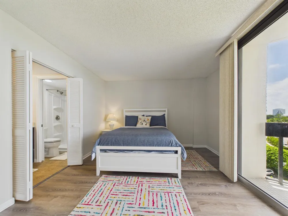 2400 PRESIDENTIAL WAY #704 West Palm Beach, FL 33401