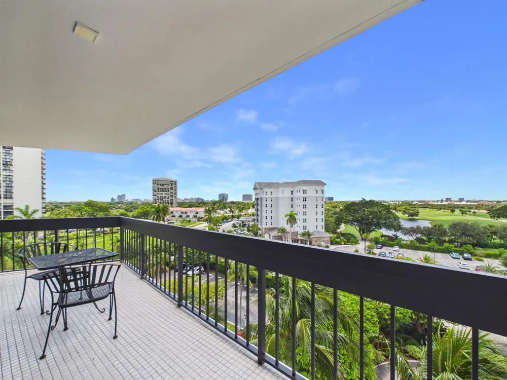 2400 PRESIDENTIAL WAY #704 West Palm Beach, FL 33401