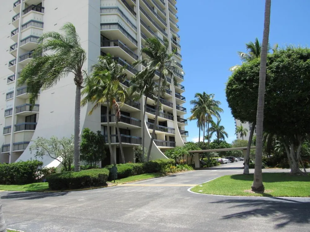 2400 PRESIDENTIAL WAY #704 West Palm Beach, FL 33401