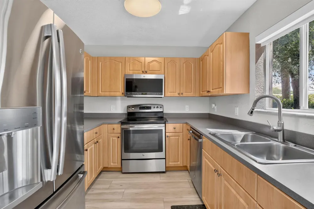 4950 PALM GARDEN LANE Davie, FL 33314
