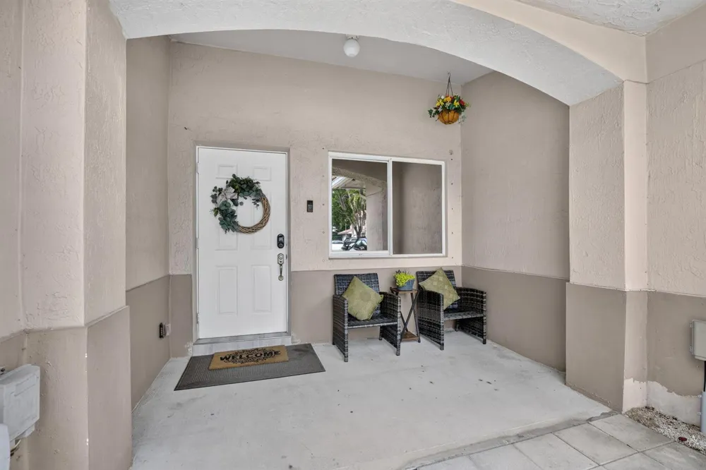 4950 PALM GARDEN LANE Davie, FL 33314