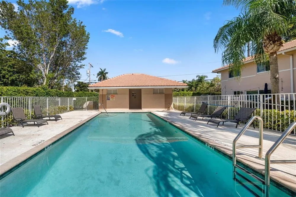 4950 PALM GARDEN LANE Davie, FL 33314