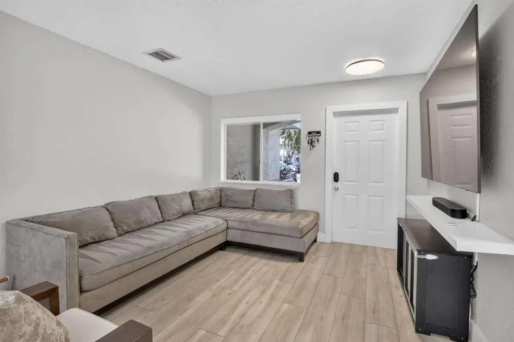 4950 PALM GARDEN LANE Davie, FL 33314