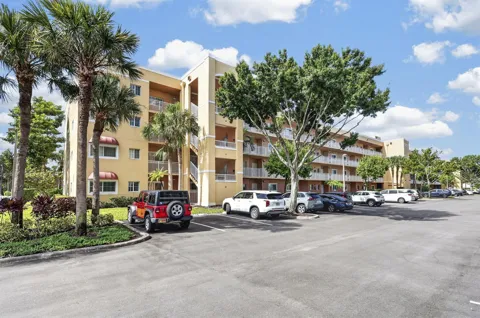 4721 Lucerne Lakes Boulevard E #711