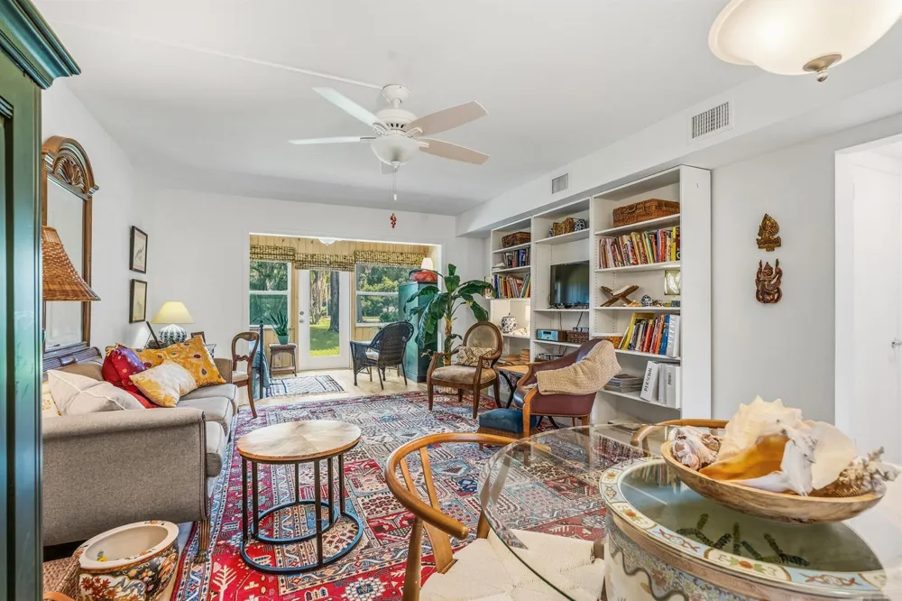 677 ROYAL PALM BOULEVARD #7 Vero Beach, FL 32960